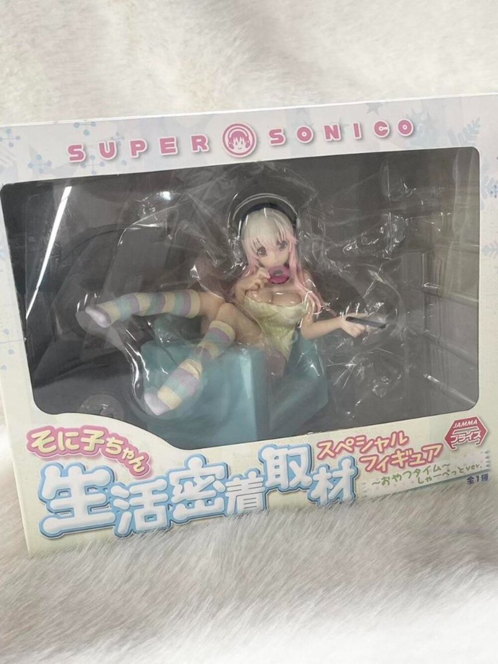 Super Sonico Figure, Snack Time Ver. Eating Donuts Special Ver, Super Sonico